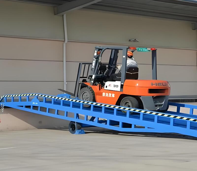 桑珠孜移动式卸货平台（叉车用）